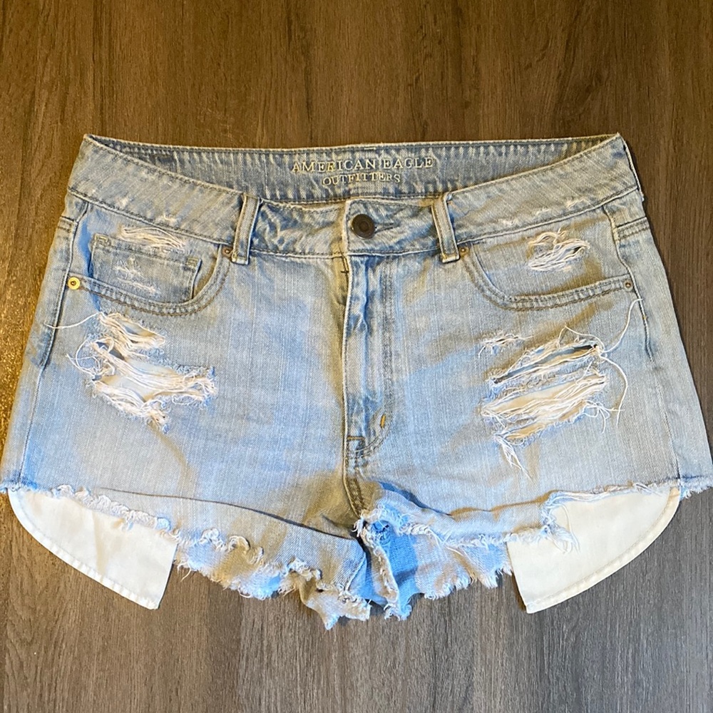 Light jean shorts from American Eagle